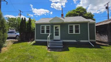 Main picture of 521 1/2 S 1st St W