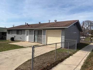 Main picture of 3602 Bremen St