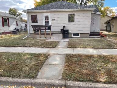 Main picture of 213 E 11th Ave