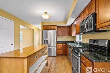 Main picture of 214 Lake Shore Dr