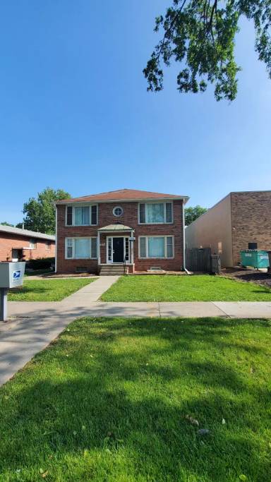 Main picture of 1640 Washington