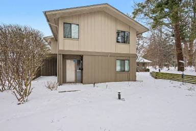 Main picture of 3812 Greenleaf Cir
