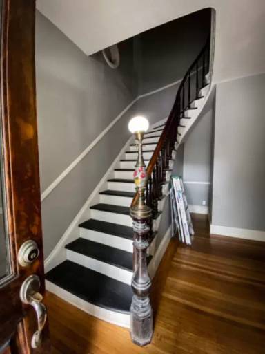 Main picture of 185 Broadway