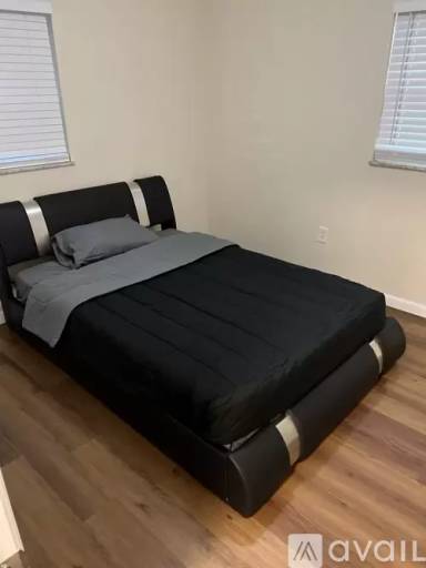 Main picture of 2902 Oleander Blvd
