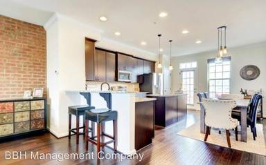 Main picture of Elmont Condominium