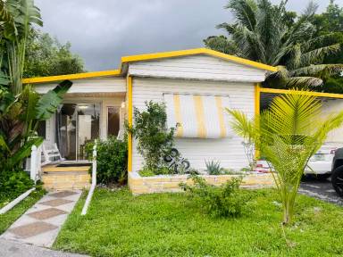 Main picture of 3050 SW 51st Ave