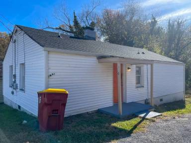 Main picture of 310 St Luke St