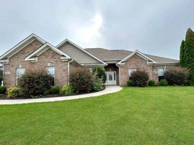 Main picture of 136 Meadow Ridge Dr