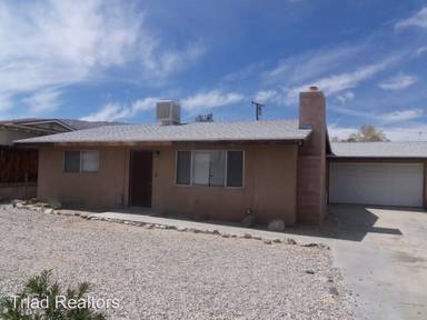 Main picture of 7400 Sahara Ave