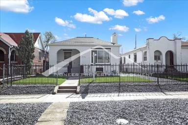 Main picture of 3350 N Vine St