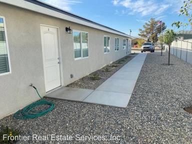 Main picture of 206 W Robertson Rd