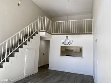 Main picture of 15020 Burbank Blvd