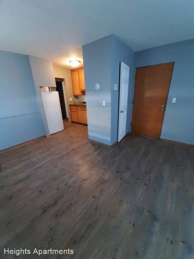 Main picture of 4927 University Ave NE