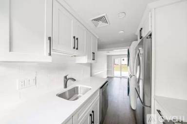 Main picture of 624 Sumner St