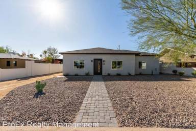 Main picture of 8036 N 11th Pl