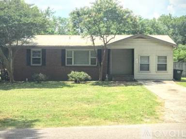 Main picture of 124 Vann Cir