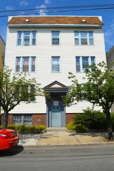 Main picture of 192 Lembeck Ave