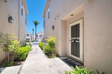 Main picture of 18542 Caminito Pasadero