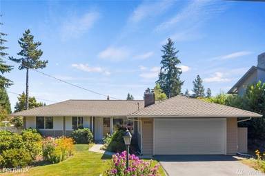 Main picture of 16935 NE 19th Pl