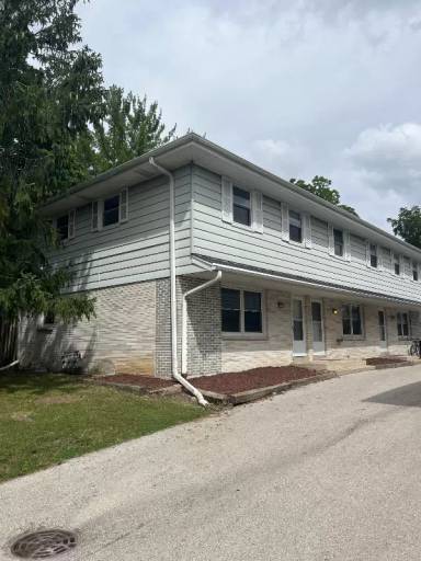 Main picture of 8104 W Howard Ave