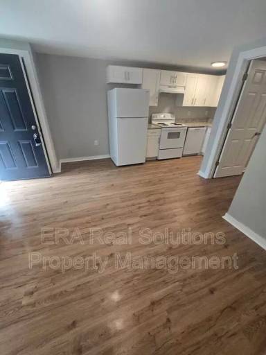 Main picture of 65 W Moler St