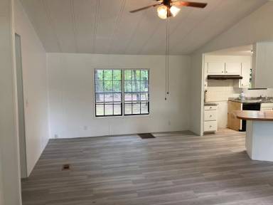 Main picture of 1749 N Lake Dr