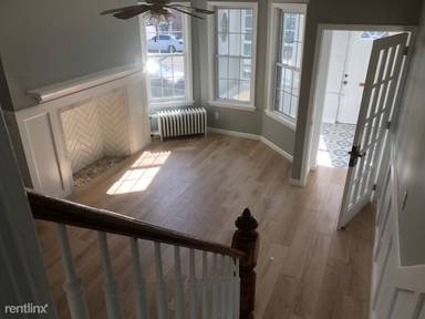 Main picture of 537 1/2 Avenue E