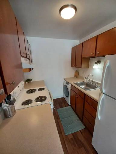 Main picture of 3800 Bridge Way N