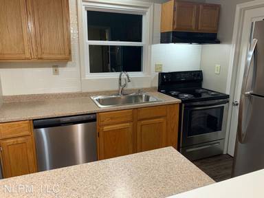 Main picture of 705 NE 45th Ter