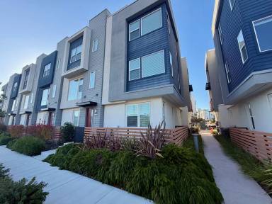Main picture of 561 Pilgrim Dr