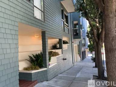 Main picture of 33 Midway St