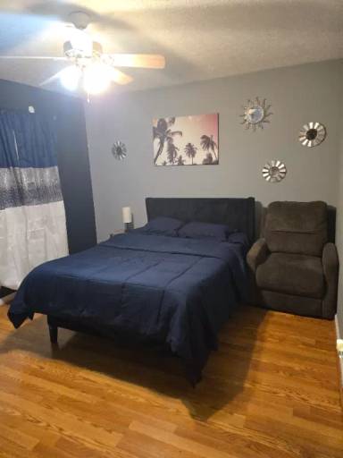 Main picture of 6009 Monroe Xing