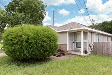 Main picture of 770 Rosa Parks Cir