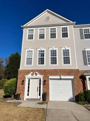 Main picture of 401 Sutter Gate Ln