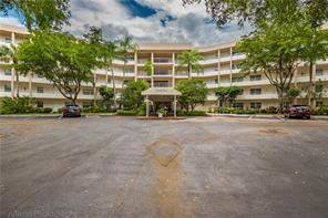 Main picture of 3980 Oaks Clubhouse Dr