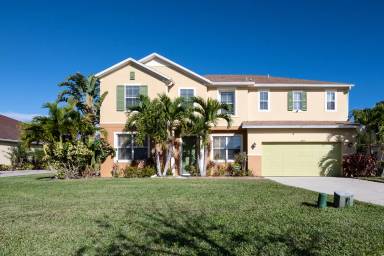 Main picture of 207 Black Springs Ln