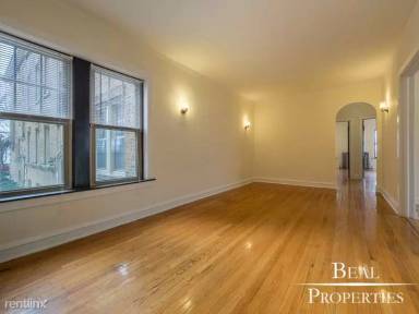 Main picture of 2112 W Ainslie St