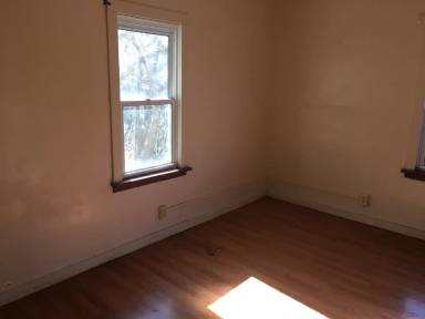 Main picture of 939 Shady Ave