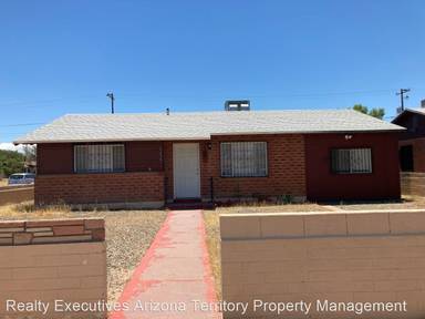 Main picture of 2438 E Beverly Dr