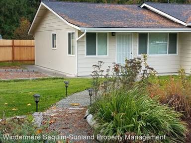 Main picture of 83 Solar Ln