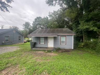 Main picture of 806 Pryor St