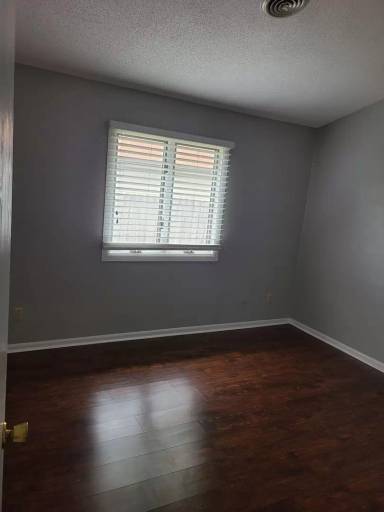Main picture of 1400 W End St