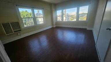 Main picture of 1330 W 11th St