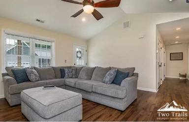 Main picture of 28 Trillium Meadows Ln