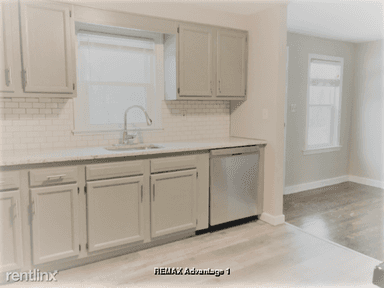 Main picture of 107 Brooks St