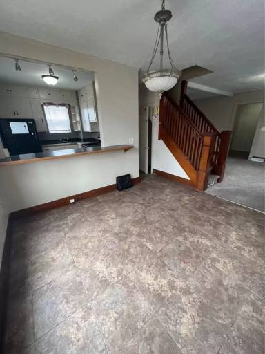 Main picture of 109 10th Ave SW