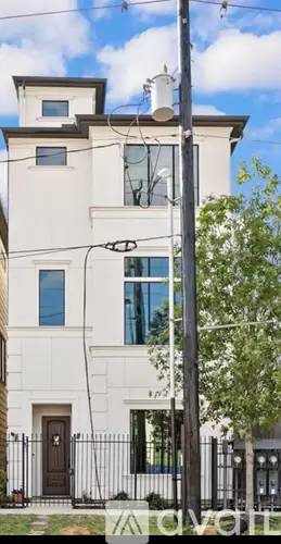 Main picture of 1602 Elgin St