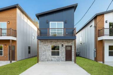 Main picture of 214 Cooper St