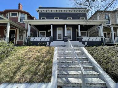 Main picture of 2115 N Pennsylvania St