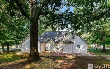 Main picture of 25 Ivy Dr